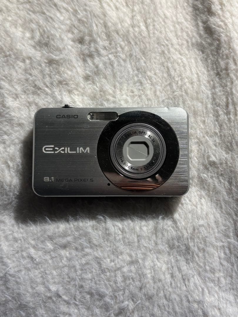 CASIO EXILIM 8.1メガピクセル コンパクトデジタルカメラ コンデジ
