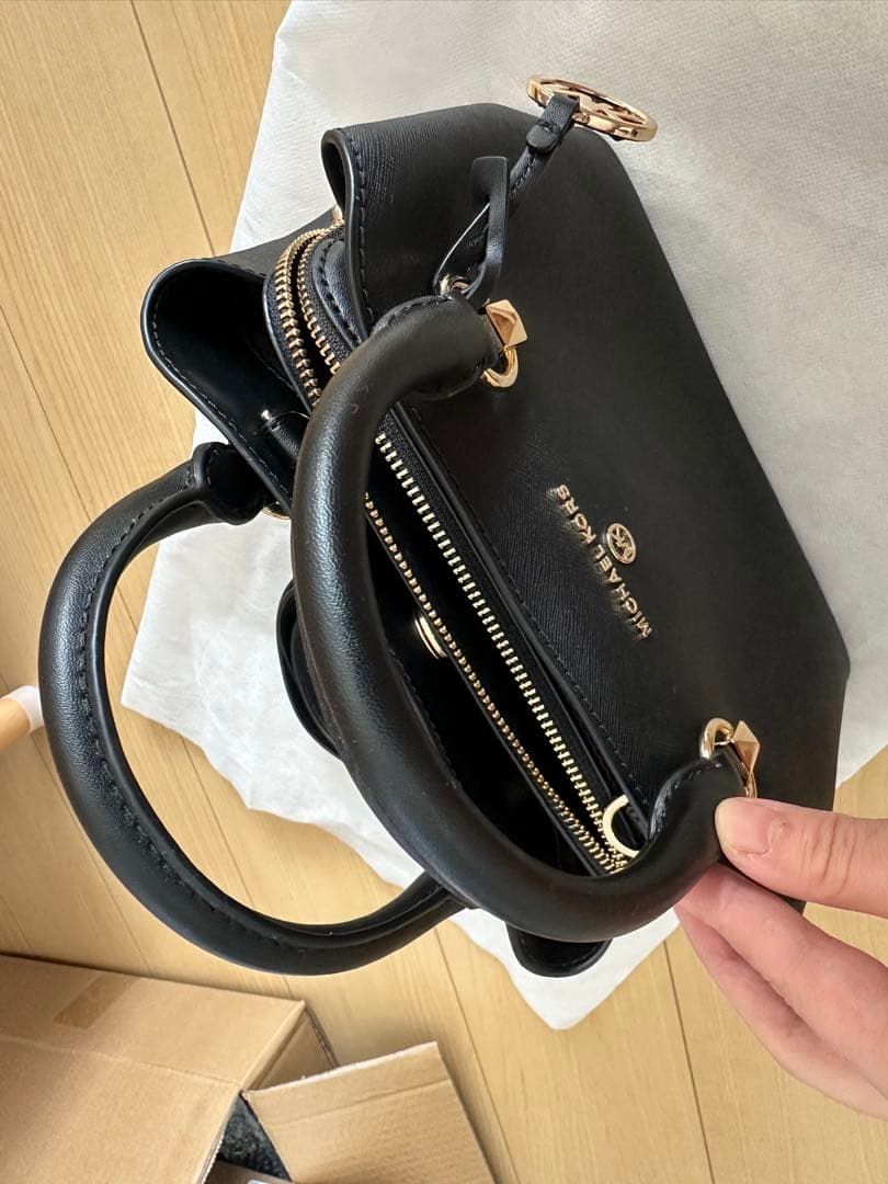 MICHAEL KORS ブラック ハンドバッグ