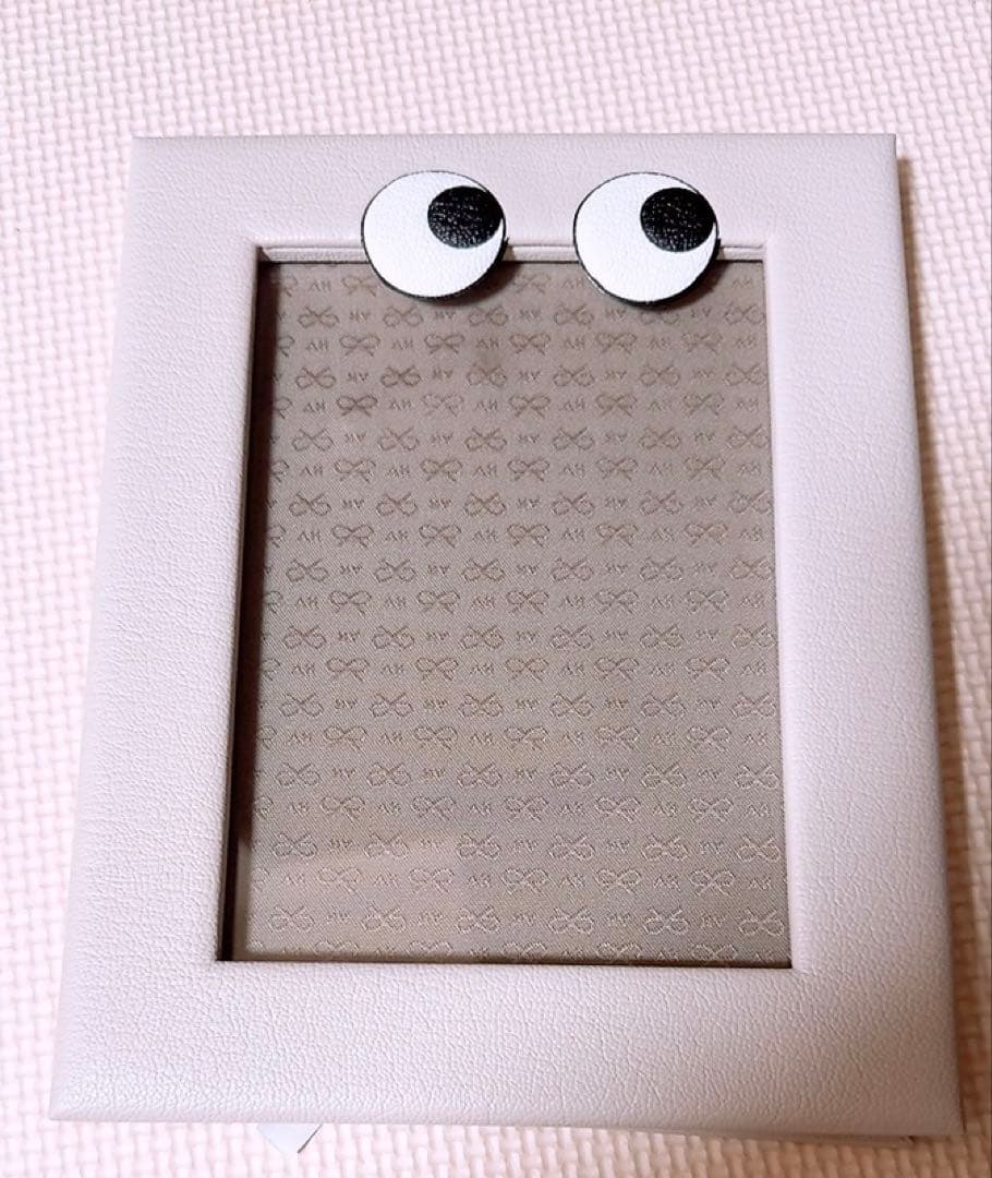 ANYA HINDMARCH 目のデザイン フォトフレーム