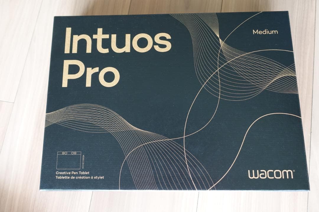 【新品】intuos pro medium PTK670K0C　(2025年製）