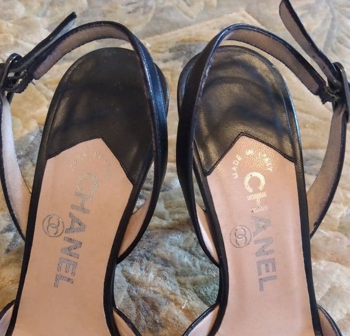 セール価格！！ CHANEL ブラック フラワーサンダル