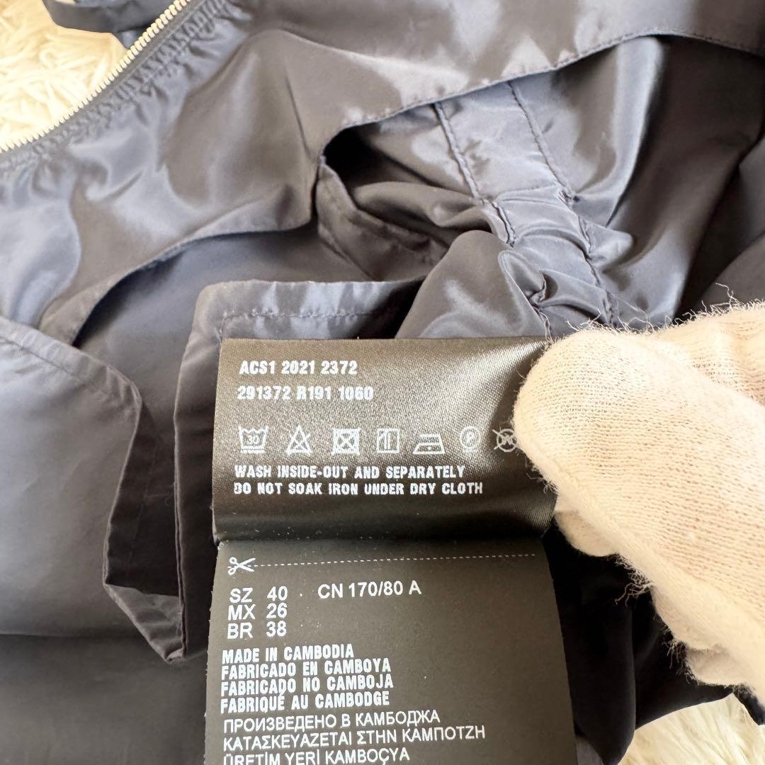 ほぼ未使用　タグ付　プラダ　ジャンパー　三角プレート　ウエストゴム　濃紺　L