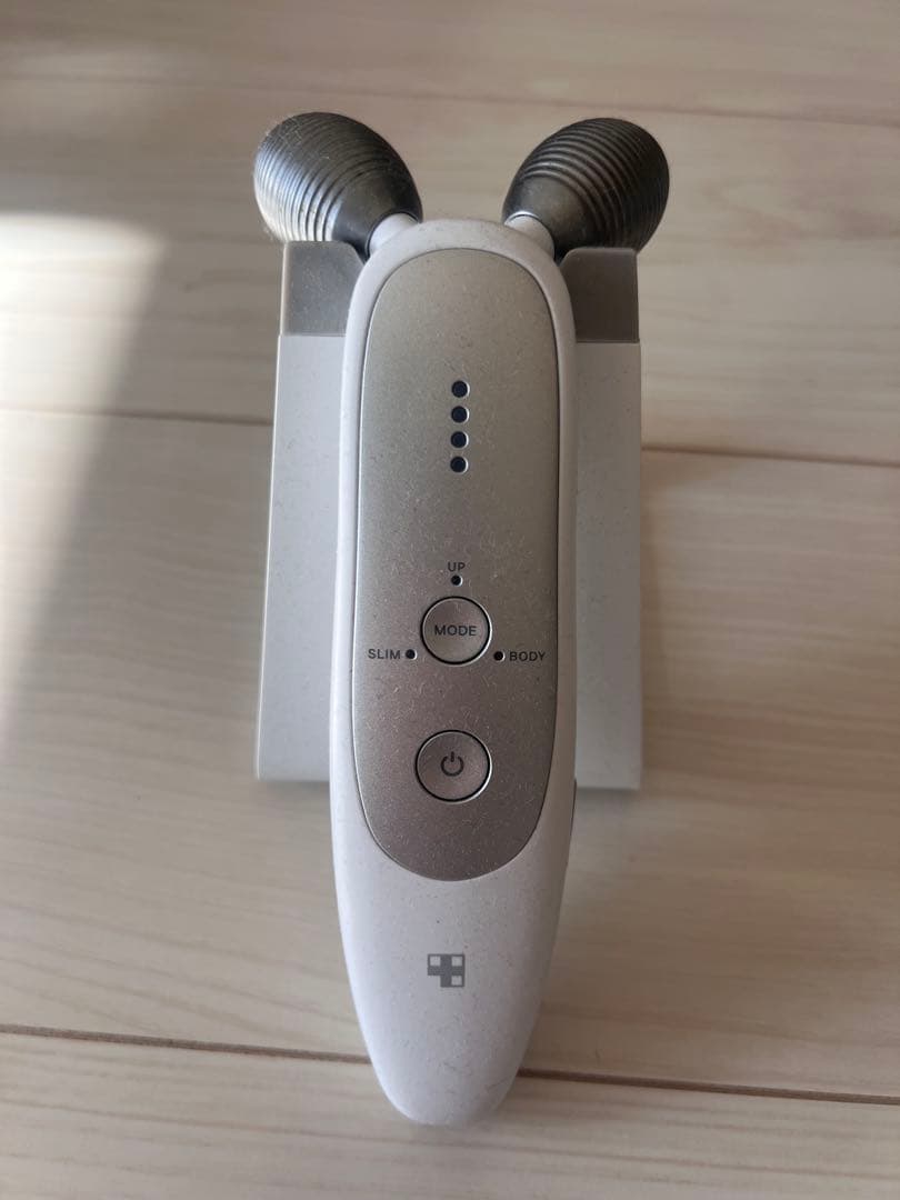 AGE-R DERMA EMS SHOT メディキューブ　ジェル3つ