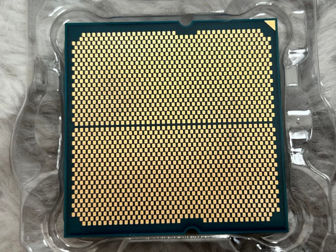 AMD Ryzen 7 8700F CPU 本体