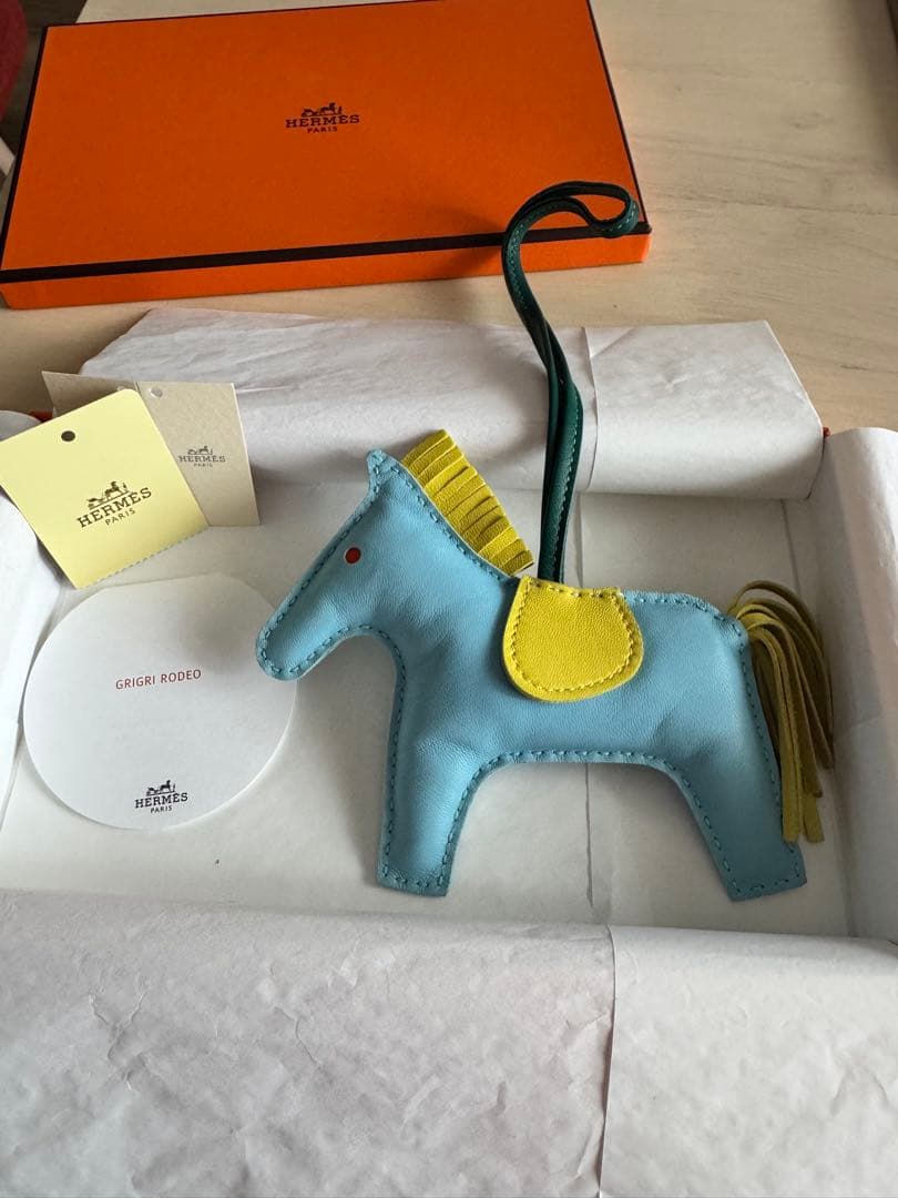 HERMES 人気　ロデオチャーム　MM セレスト×ライム×マレ