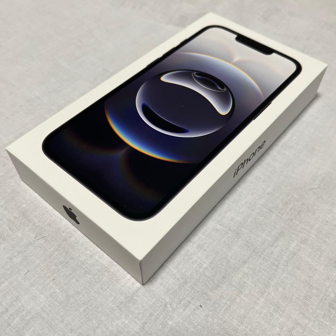 E...✳︎m✳︎　新品　Apple iPhone16e 256GB ブラック