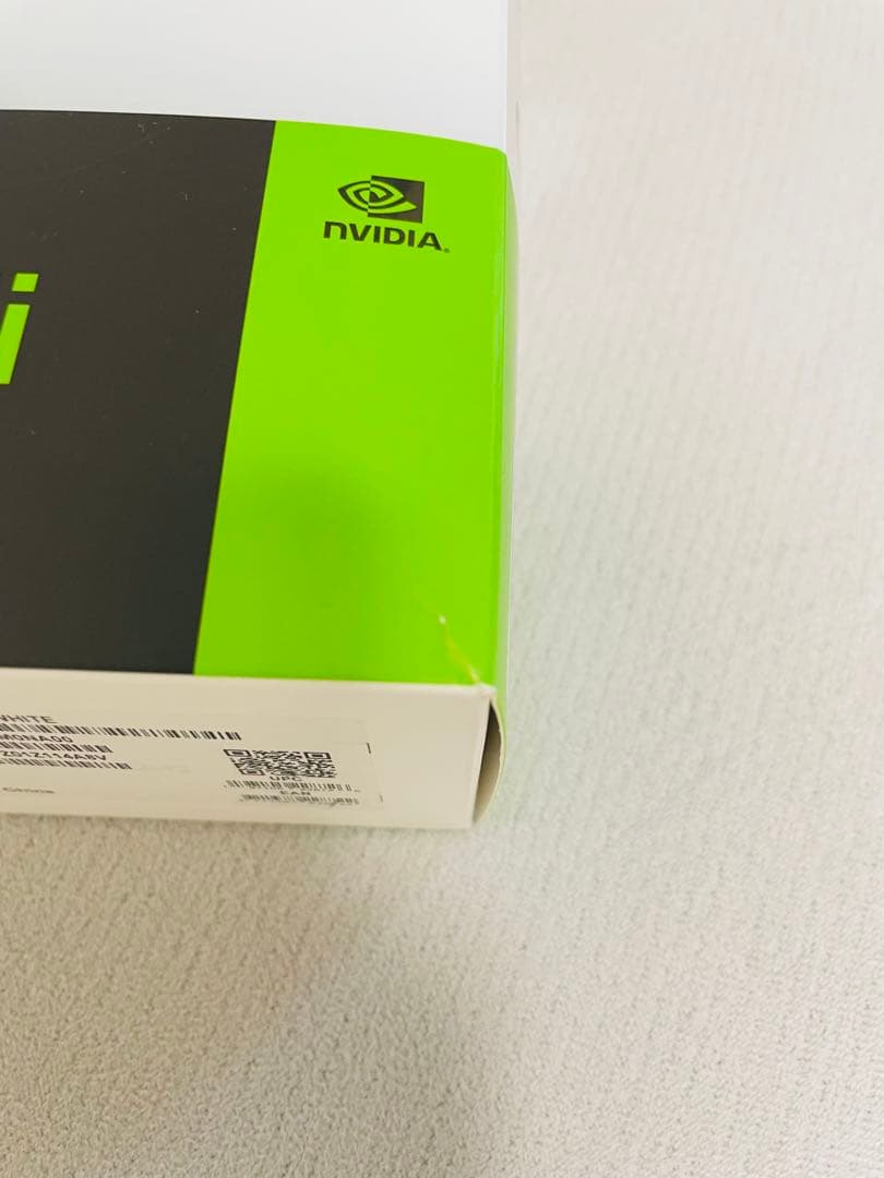 白ASUS GeForce RTX 4060 Ti DUAL 8GB OCモデル