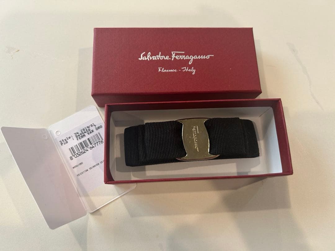 フェラガモ バレッタ ブラック