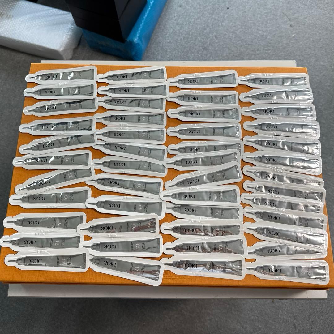 DIOR カプチュールトータルヒアルショットサンプル1ml ディオール 24個