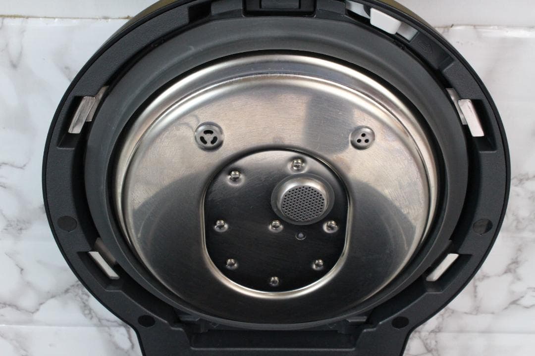 ♡Panasonic ビストロ 可変圧力IHジャー SR-V18BA-K