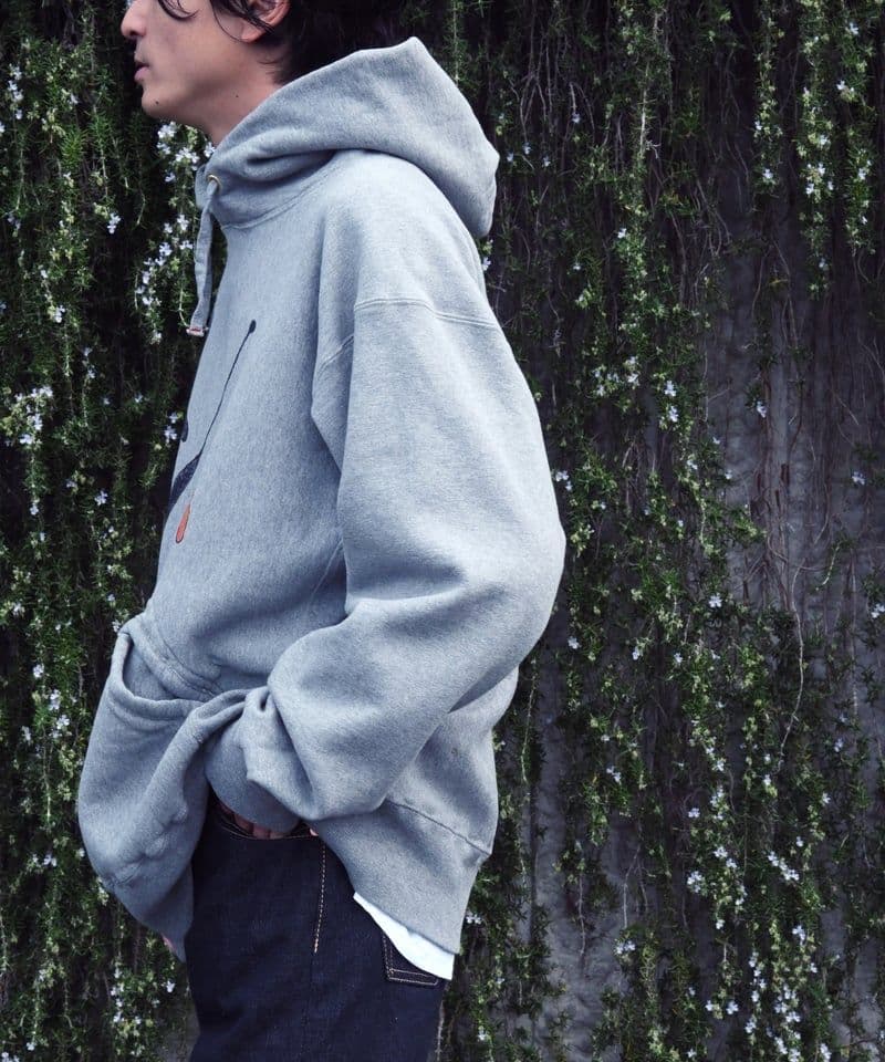 【未使用タグ付】45Rコノッキ君ベタッチプリントの908裏毛フーディ (トップ)