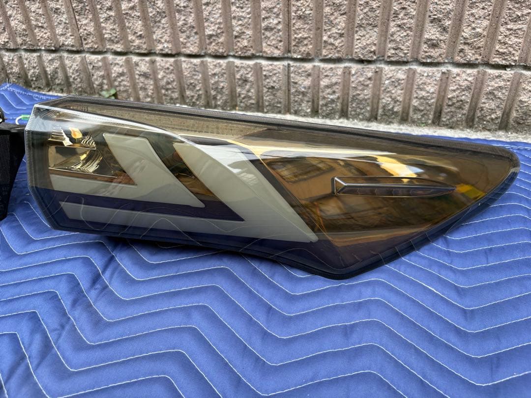 ハリアー60 Valenti テールランプ