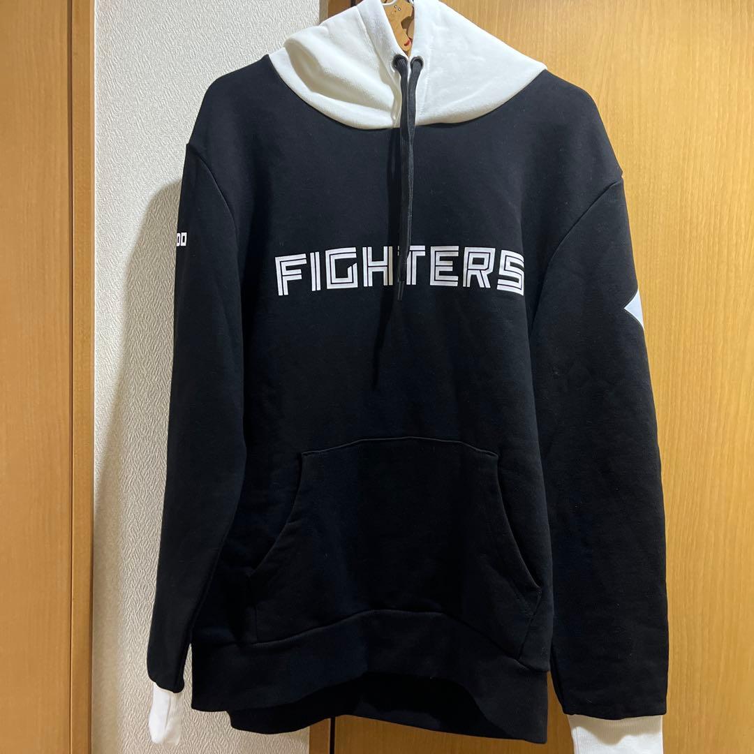 限定品北海道日本ハムファイターズ　ロゴ 箔プリントフーディー（新庄 剛志 #1）