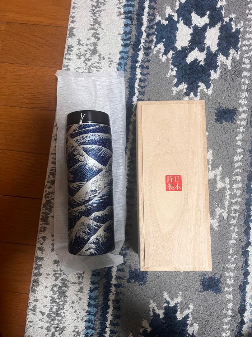 送料込み パゴン×タイガー魔法瓶 波模様 ステンレス水筒 桐箱付き