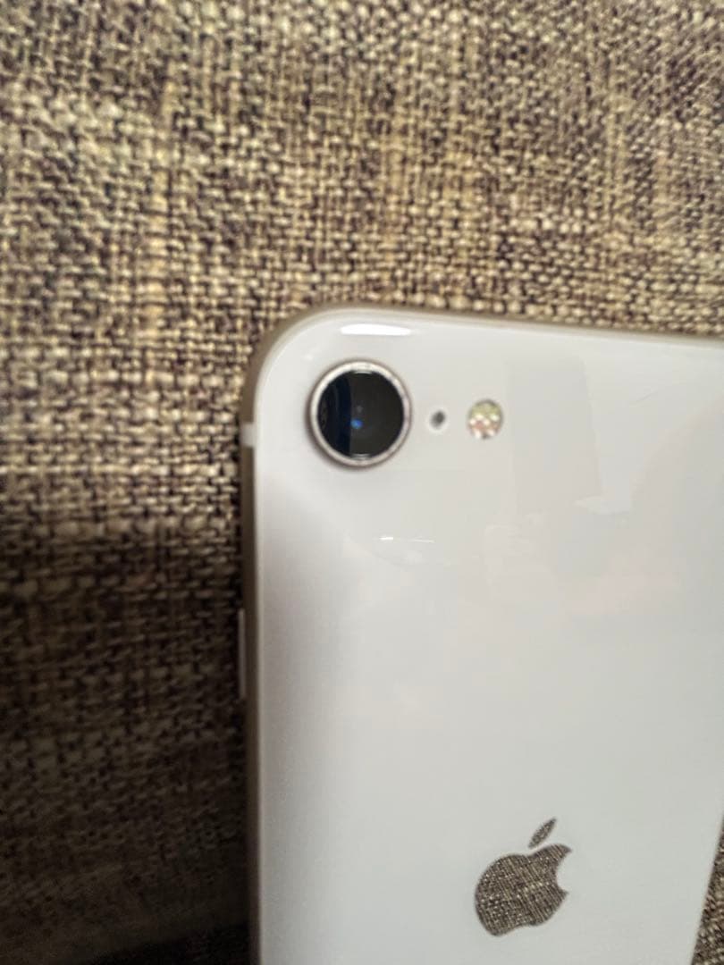 iPhone SE 64 ホワイト 本体　ネットワーク制限◯