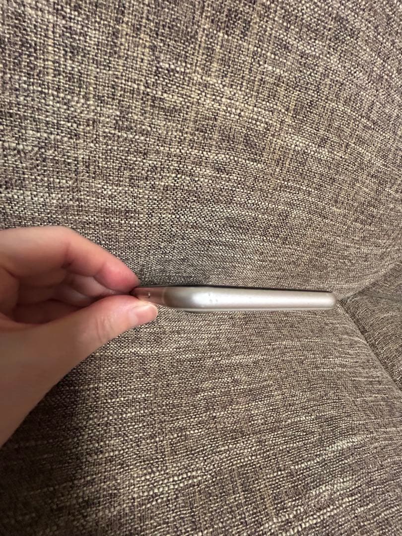 iPhone SE 64 ホワイト 本体　ネットワーク制限◯