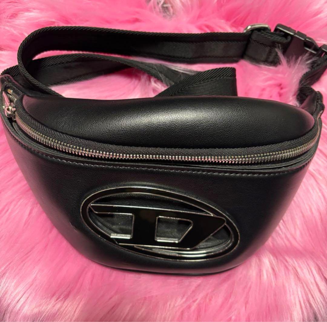 DIESEL ブラック ボディバッグ