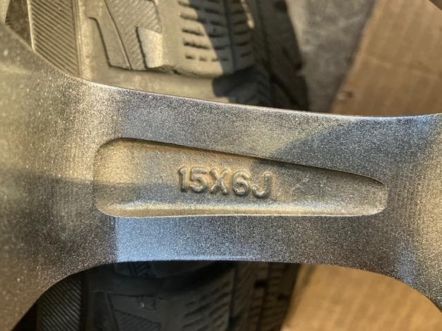 シエンタ スタッドレスセット 185/60R15 2019年製 ヨコハマ