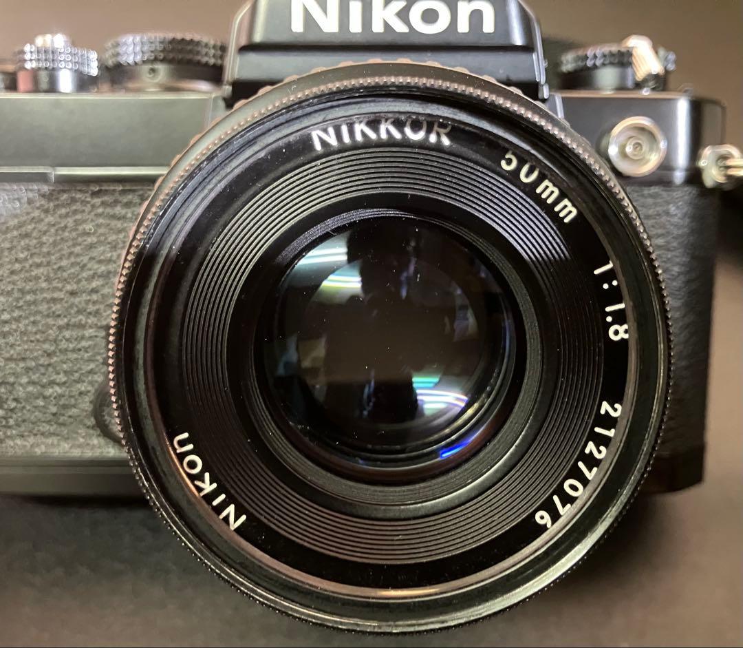 Nikon 一眼レフカメラ、Nikkor 50mm f/1.8レンズ付き