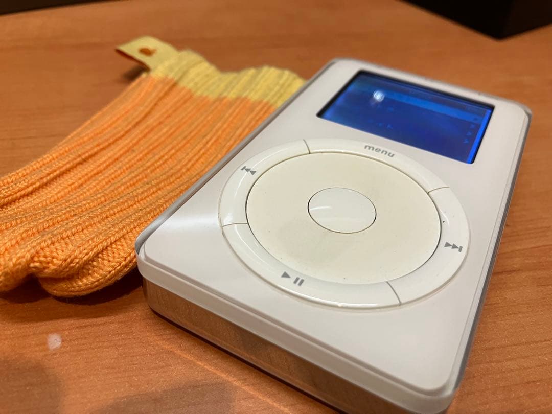 Apple iPod 2nd 第2世代 10GB （専用ポーチ付き）