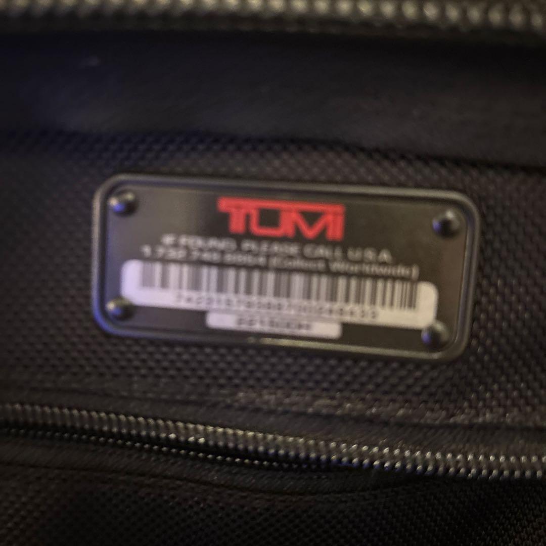 TUMI ブラック 旅行用バッグ