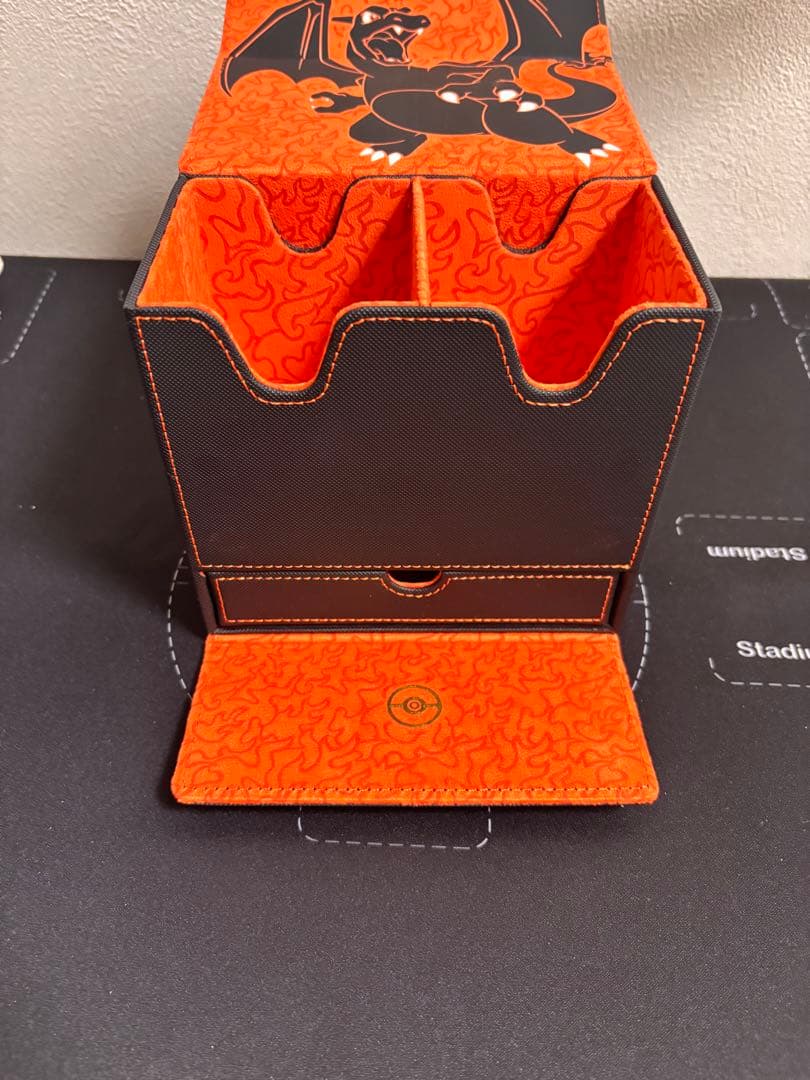 灼熱のリザードン プレミアム ダブルデッキボックス　値段交渉いつでも待ってます