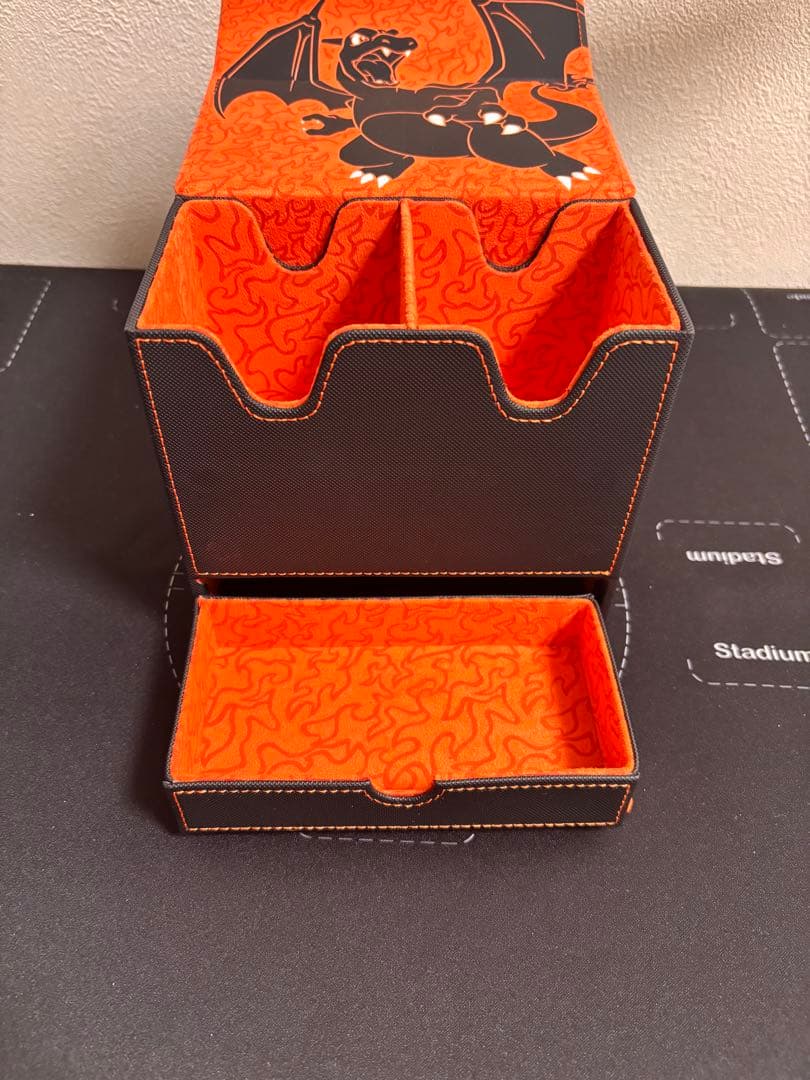 灼熱のリザードン プレミアム ダブルデッキボックス　値段交渉いつでも待ってます