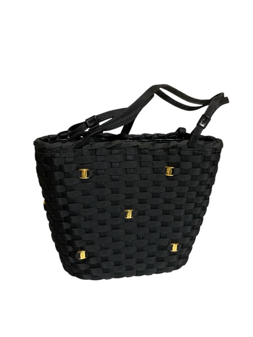 【希少】サルヴァトーレフェラガモ　かごバッグ　ハンドバッグ　ヴァラリボン　レザー