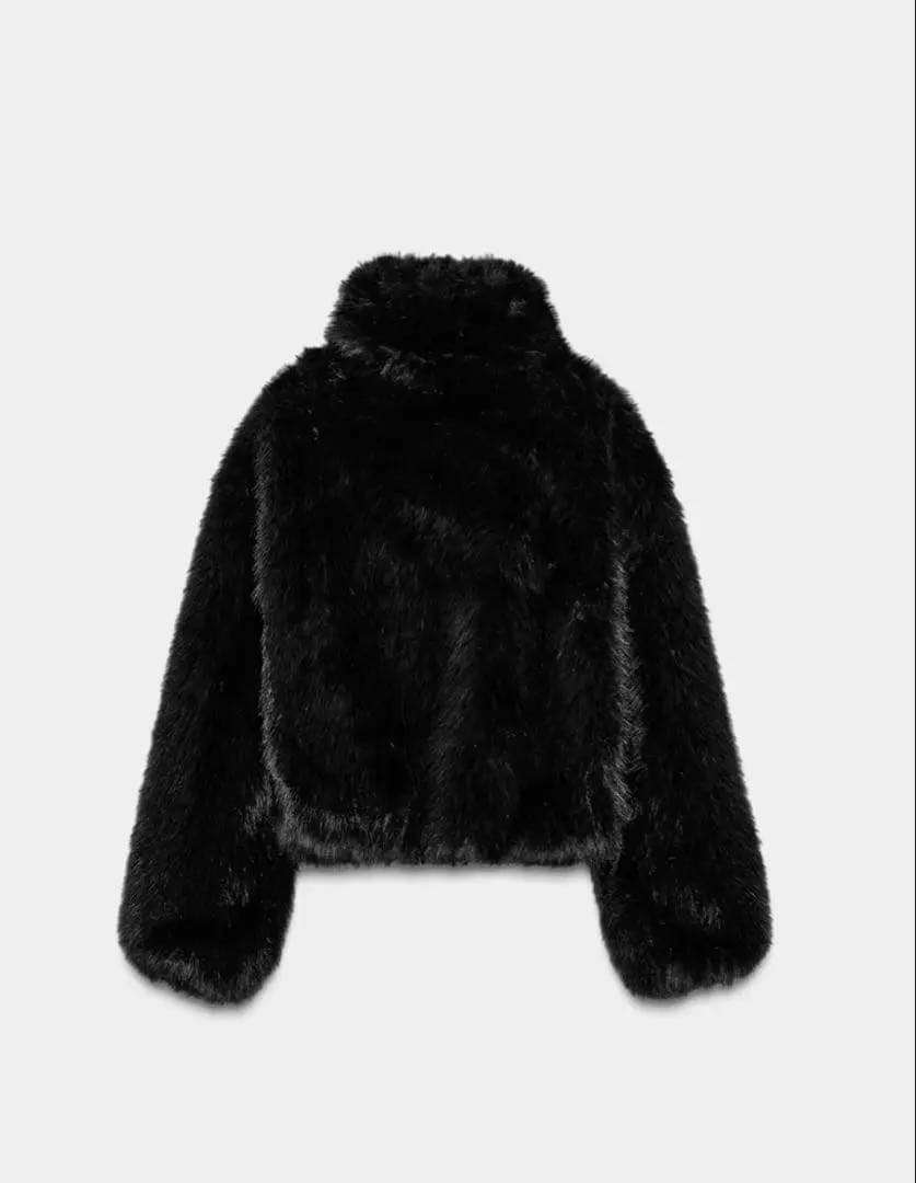 ZARA ザラ　フェイクファー ショートコート　新品、未使用