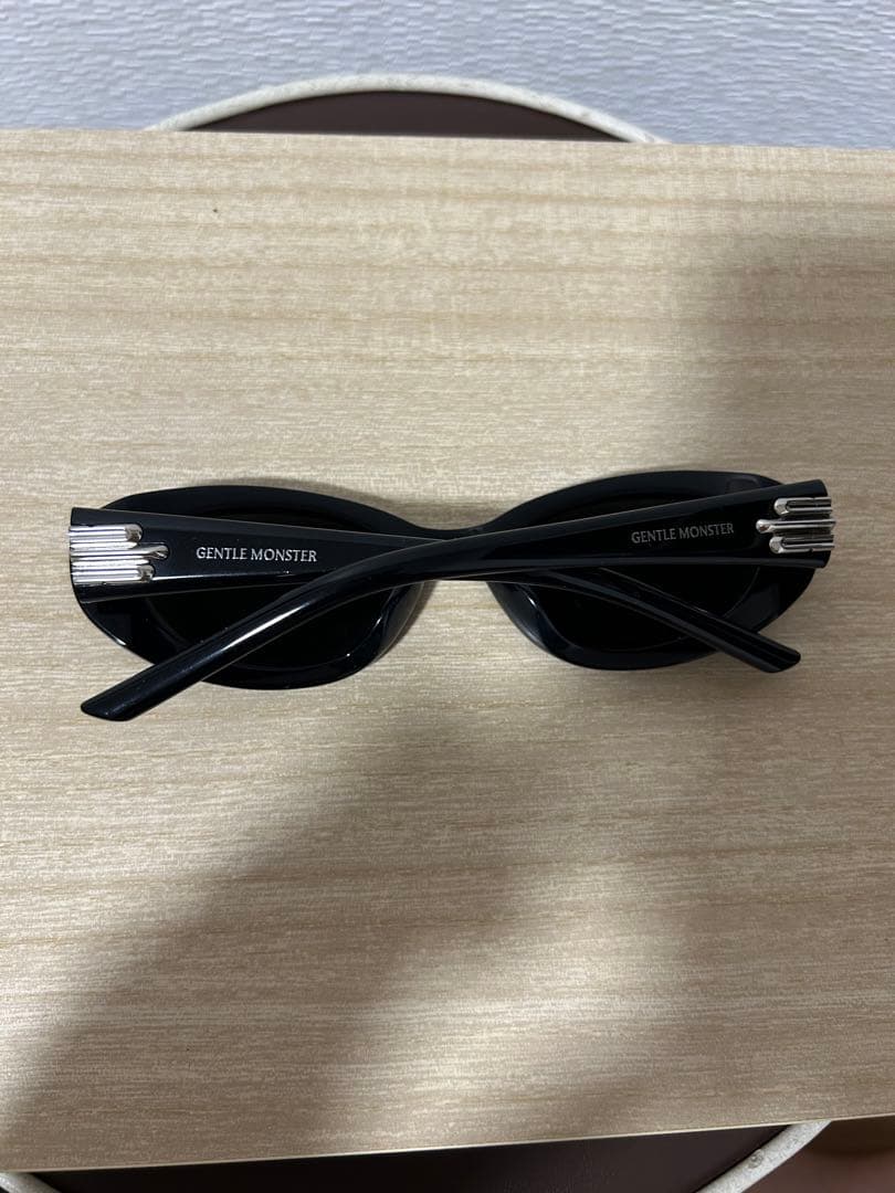 GENTLE MONSTERサングラスBLANC-01