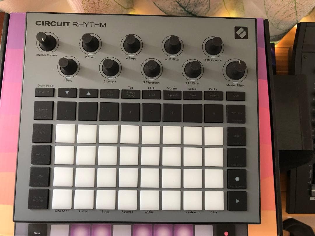 Novation Circuit Rhythm ビートメイキングサンプラー