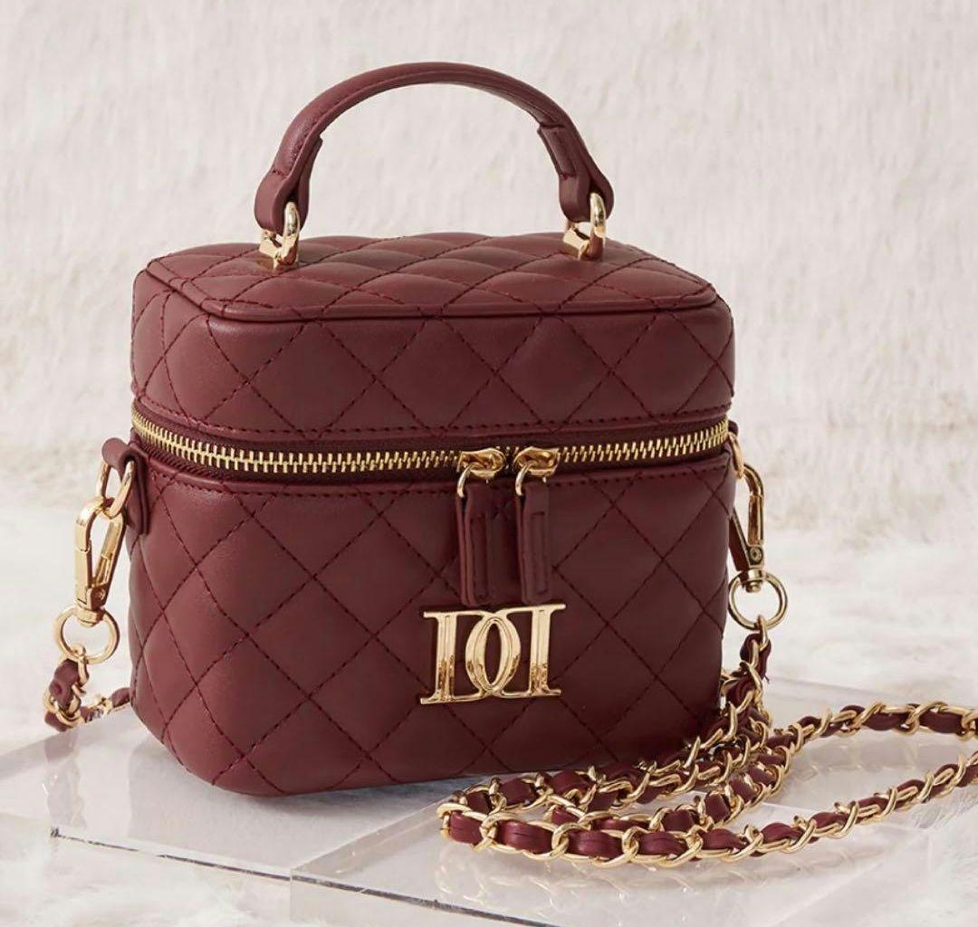 ダーリッチ　【ゴールドパーツ】キルティングスクエアミニバッグ