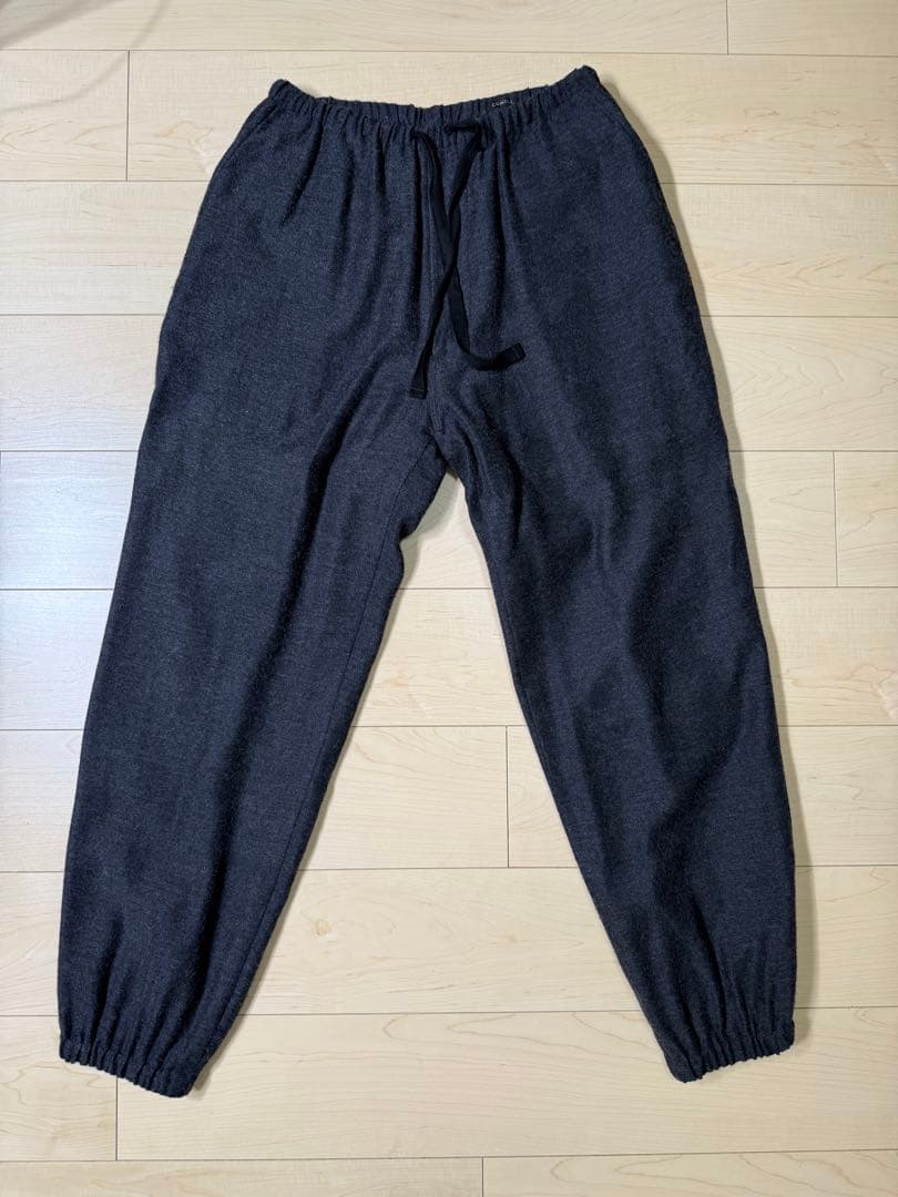 comoli カシミヤシルク ジャケット & ドローストリングパンツ