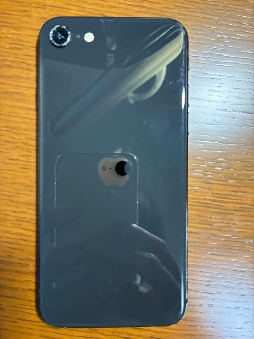 iPhoneSE(第二世代)ブラック 本体 SIMフリー　傷あり