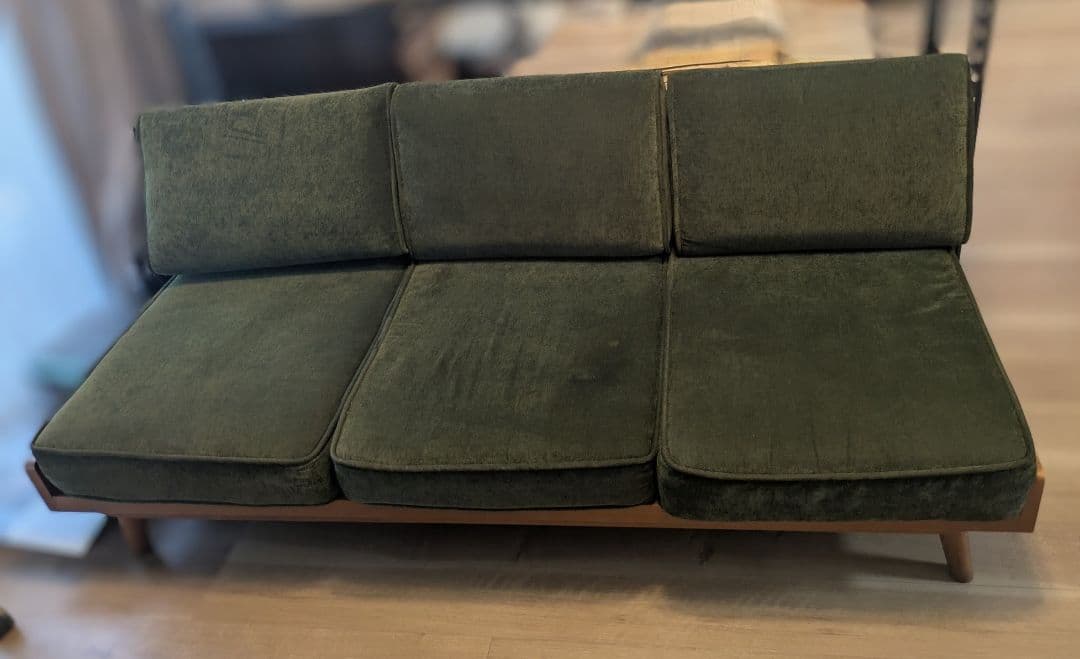 オリーブグリーン 3人掛けソファ 約180cm（おそらくウニコunico?）