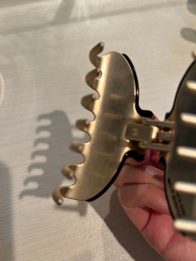 ALEXANDRE DE PARIS ヘアクリップ 黒/ゴールド