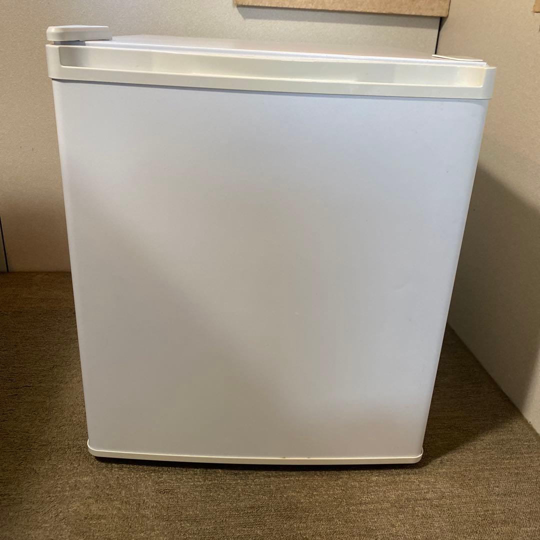 ジャンク 35リットル型小型冷蔵庫 Peltism Proシリーズ ホワイト