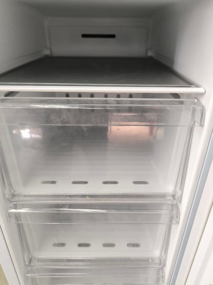 2022年製　アイリスオーヤマ　 スリム冷凍庫80L 　KUSN-8A-W