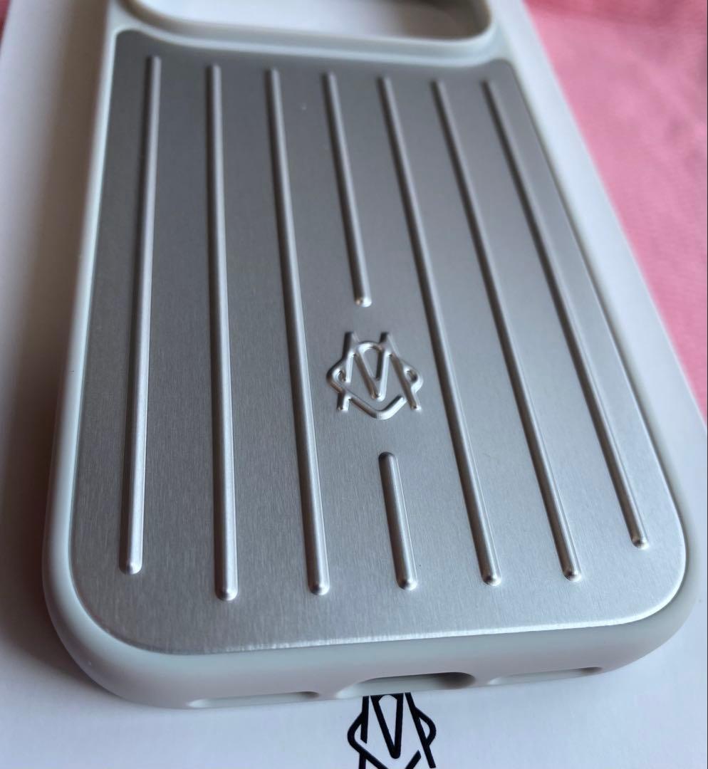 RIMOWA iPhone17pro ケース シルバー 完売品