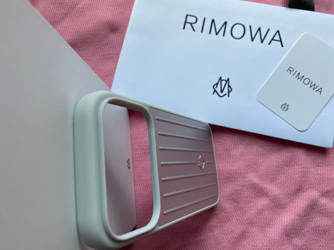 RIMOWA iPhone17pro ケース シルバー 完売品