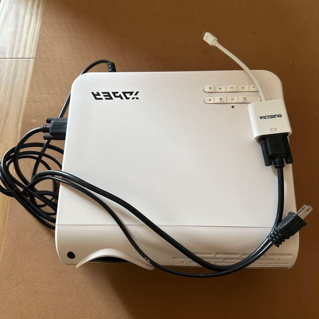 YABER Y30 LEDプロジェクター 本体　付属品、説明書付き