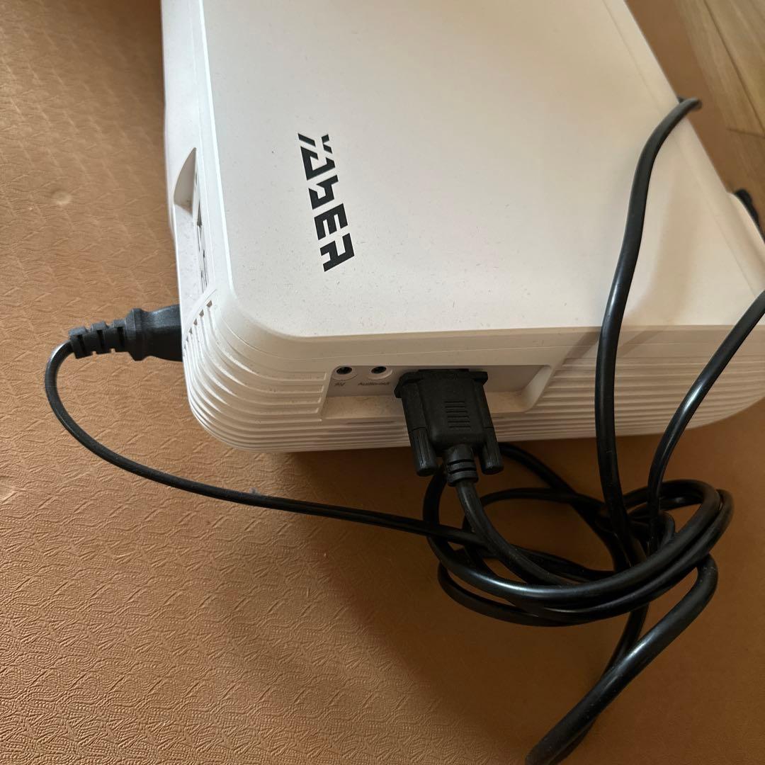 YABER Y30 LEDプロジェクター 本体　付属品、説明書付き