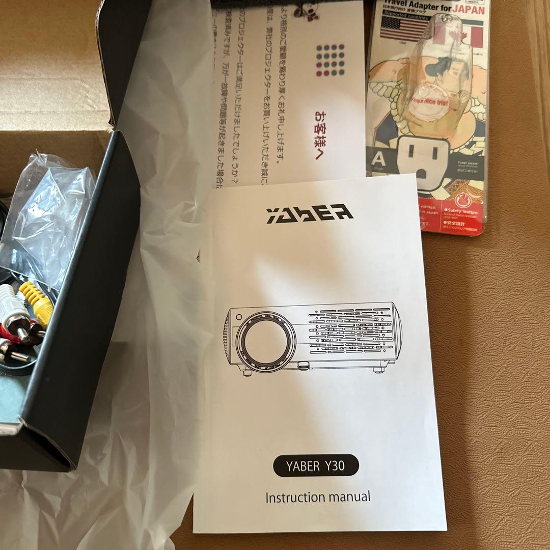 YABER Y30 LEDプロジェクター 本体　付属品、説明書付き