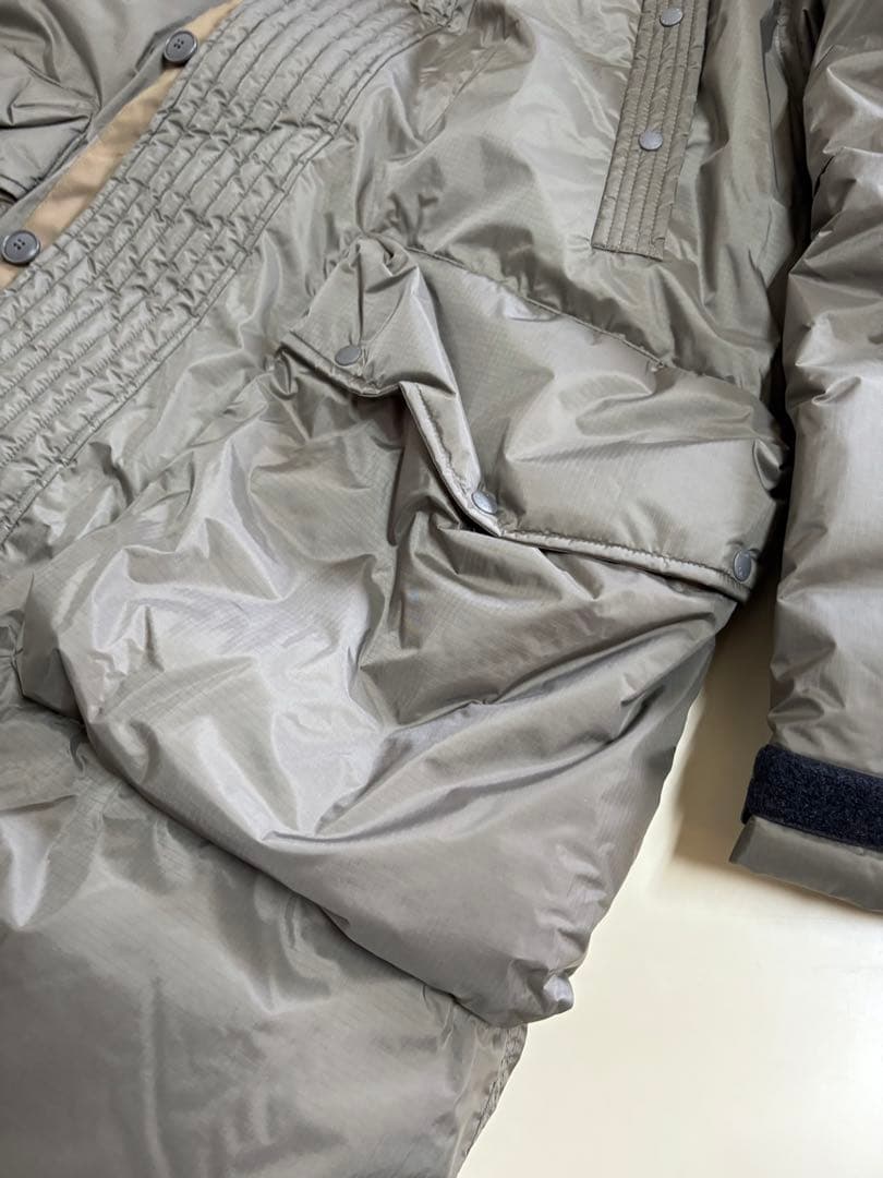 ナンガオーロラダウンロングコート　カーキM