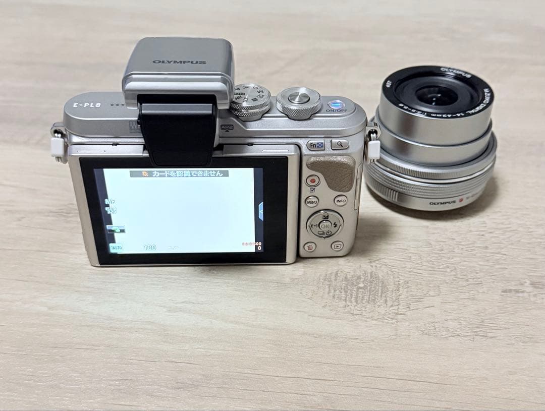 美品　OLYMPUS E−PL8 E-PL8 ミラーレス一眼レフ