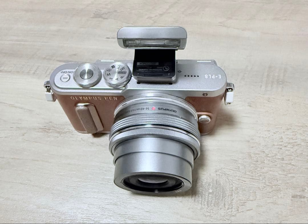 美品　OLYMPUS E−PL8 E-PL8 ミラーレス一眼レフ