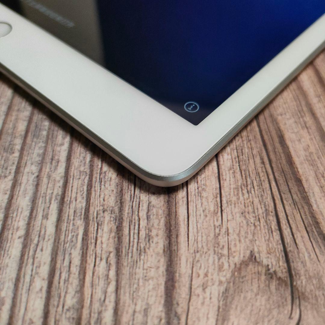 apple iPad 第7世代 32GB SIMフリー シルバー 美品