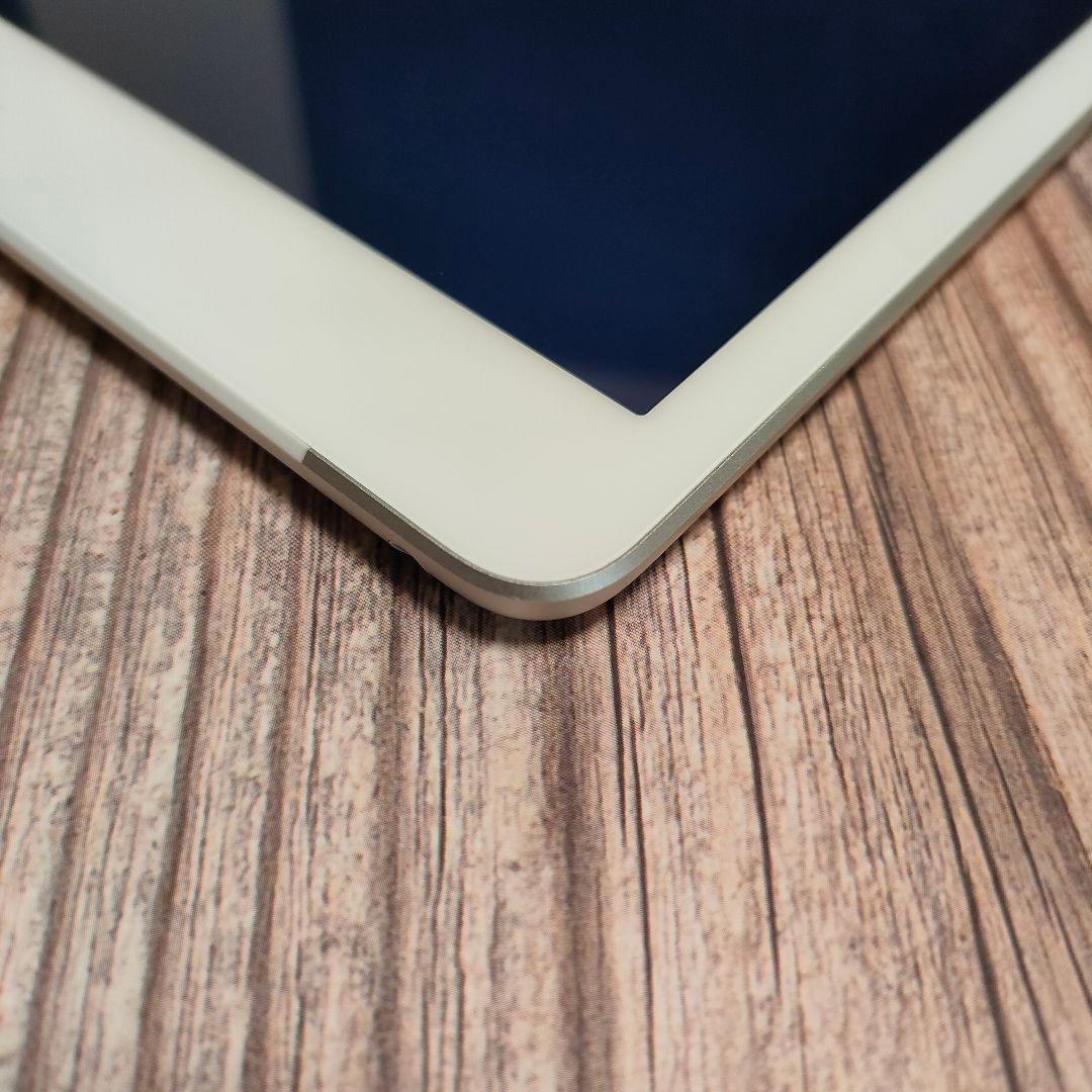 apple iPad 第7世代 32GB SIMフリー シルバー 美品