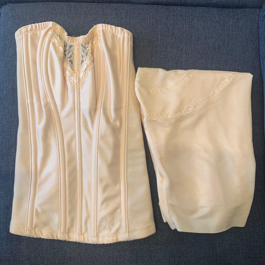 nano　フォーシスアンドカンパニー グラマラスビスチェとガードルセット