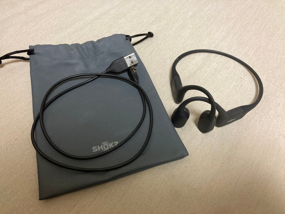 Shokz OPENRUN 骨伝導イヤフォン　ブラック